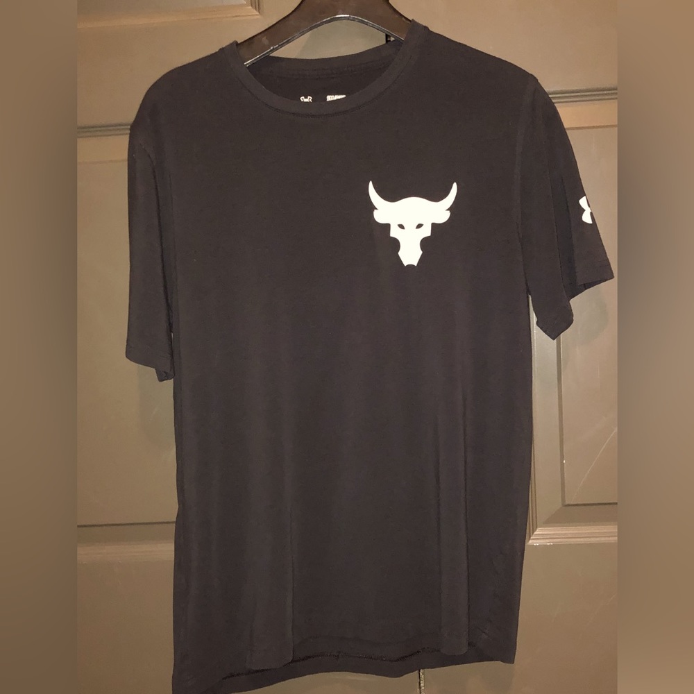 Under Amor x The Rock “Rent’s Due” mens small workout shirt